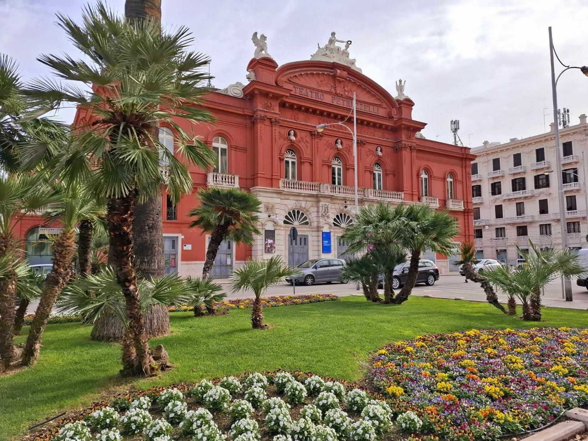 Novum Hospitality Hotel Bari Bagian luar foto